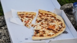 What's the difference between "Sammy ate the pizza" and "It was Sammy who ate the pizza"? Let's find out.