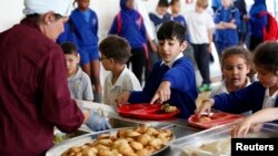 Tədqiqatlar göstərir ki, nəfislərinə nəzarət etməyi bacaran uşaqlar gələcək həyatın çətinliklərinə daha hazırlıqlı olur.