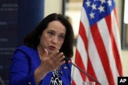 美国驻萨尔瓦多大使吉恩·曼内斯