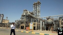 تصفیه خانه مارون در بندر امام خمینی ایران