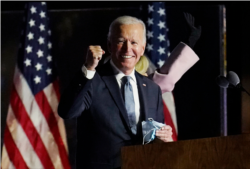Capres AS dari Partai Demokrat, Mantan Wakil Presiden Joe Biden berbicara kepada para pendukungnya di Wilmington, Delaware, 4 November 2020.