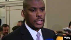 Derek Hoqan (Arxiv foto. Mənbə: VOA)