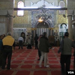 Masjid Al-Aqsa di Yerusalem adalah salah satu tempat suci bagi ummat Islam.