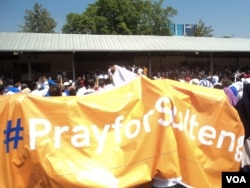 Ribuan pendukung Capres Jokowi -Ma'ruf hadiri doa bersama lintas agama di Solo untuk korban tsunami di Sulawesi Tengah, Minggu, 30 September 2018.(Foto: Yudha Satriawan)