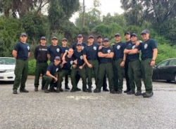 Yulfiano (kanan) bersama para pelajar di akademi pemadam kebakaran California (dok: pribadi)