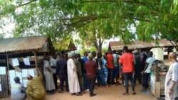 Les électeurs votent à Anambra, le 7 novembre 2021. (VOA/Gilbert Tamba)