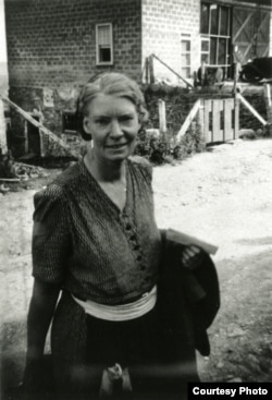 Dorothy Day at a Catholic Workers' communal farm in Easton, Pennsylvania, ca. 1938. (Marquette University Archives)