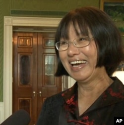 After being thrust into homelessness as a child in China, Betty Kwan Chinn now feeds hundreds of hungry people in California.