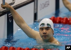 2012 런던패럴림픽에서 북한의 유일한 출전 선수이던 림주성이 남자 50m 자유형을 마친 뒤 숨을 고르고 있다. 북한은 2012 런던패럴림픽에 처음으로 북한 선수를 출전시켰다.