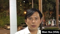 台湾时代力量党立委黄国昌2016年6月26日晚在立法院接受美国之音采访 （美国之音记者申华 拍摄）