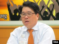 台湾民意基金会董事长游盈隆教授 (美国之音张永泰拍摄)