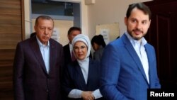 بیرات البیرق، داماد اردوغان، نفر جلو