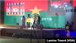 Une remise de prix au Fespaco 2019, à Ouagadougou, Burkina, 2 mars 2019. (VOA/Lamine Traoré)