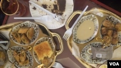 Despite the modern surroundings at this mall, traditional Arabian sweets are available, Riyadh, Saudi Arabia, Jan. 26, 2016. (Photo - H. Murdock/VOA)