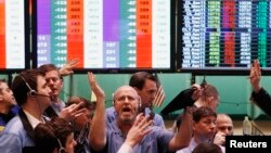 Neft qiymətləri son 11 ildə rekord səviyyəyə düşüb. Dekabrın 21-də Brent xam neftinin barrel dəyəri $36.05-ə enib.