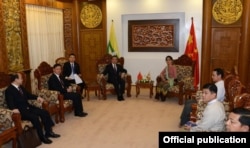 Chinese Foreign Minister Wang Yi with Myanmar Foreign Minister Aung San Suu Kyi in Ministry of Foreign Affair at Naypyitaw April 5, 2016.
