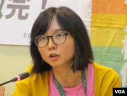 台湾人权促进会秘书长邱伊翎 (美国之音张永泰拍摄)