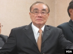 台湾国防部长冯世宽在立法院外交及国防委员会的质询会上。 （美国之音张永泰拍摄 2017年11月22日）