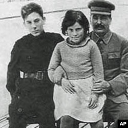 斯大林和儿子瓦西里与女儿斯维特兰娜