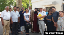 Stiv Sverdlov O'zbekistonda faollar orasida, Toshkent, iyun, 2019