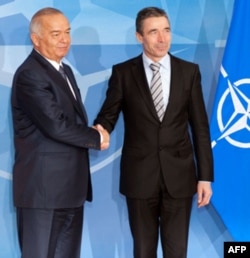 Prezident Karimov NATO Bosh kotibi Anders Fog Rasmussen bilan, Bryussel, 24 yanvar 2011