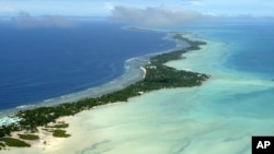 Atol Tarawa di Kiribati, Samudra Pasifik terancam akibat kenaikan permukaan air laut setiap tahun akibat perubahan iklim (foto: dok). 