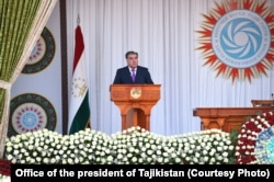 Tajik President Emomali Rahmon meets with leaders and experts of the Rogun hydroelectric power plant and residents of the city, Oct. 29, 2016. 29.10.2016