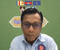 លោក ចាន់​ សារិន ប្រធាន​បណ្តាញ​អូទីហ្សឹម​កម្ពុជា និង​ជា​នាយក​វិទ្យាល័យ​អប់រំពិសេស​ក្រុង​តាខ្មៅដែល​ផ្តោត​សំខាន់​លើ​ការអប់រំ​ដល់​កុមារ​អូទីហ្សឹម​ និង​ពិការ​សតិបញ្ញា ផ្តល់បទ​សម្ភាស​ដល់វីអូអេខ្មែរអំពី​ការអប់រំ​ពិសេសដល់ជនមានអូទីហ្សឹម​។ (រូបភាព​ពីកម្មវិធី Zoom