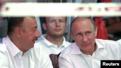 Tədbir iştirakçıları İlham Əliyevin Amerika ilə yox, Vladimir Putinlə oxşar dəyərlər paylaşdığını önə çəkdilər.