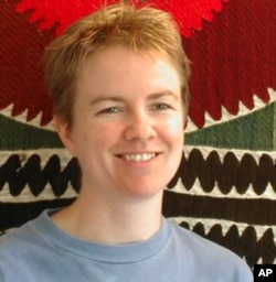 Lora Adams, O'zbekiston haqida "Maftunkor Davlat" kitobi muallifi, Garvard Universitetida Markaziy Osiyo bo'yicha dars beradi