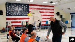 Sejumlah besar pejabat pemilu memperkuat operasi seiring meluasnya ancaman dan perilaku intimidasi (foto: dok).