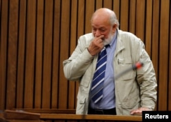 Barry Steenkamp testifies at former Paralympian Oscar Pistorius' sentencing for the murder of Reeva Steenkamp at the Pretoria High Court, South Africa, June 14, 2016.