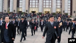 2009年“两会”代表步出人大会堂(资料照片)