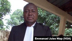 L'avocat de Camrail, Maître Zangue prend acte des résultats de l'enquête, le 15 mai 2017. (VOA/Emmanuel Jules Ntap)