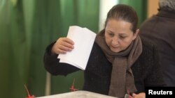 Azərbaycanda parlament seçkiləri müxalifət tərəfindən əsasən boykot edildi.