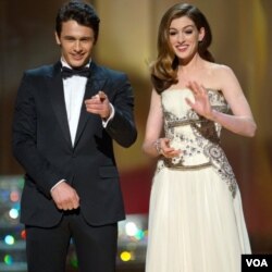 James Franco dan Anne Hathaway ketika membawakan acara Academy Awards 2011.