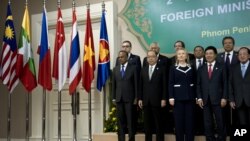 សមាគម​អាស៊ាន​នឹង​ព្យាយាម​ បំពេញ​កិច្ចការ​គ្រប់​បែប​យ៉ាង​ទាំងអស់​ដែល​អាច​ធ្វើ​ទៅ​បាន​ដើម្បី​បញ្ចៀស​នូវ​អ្វី ​ដែល​គេ​ហៅ​ថា ​ជាការ​បន្ទុច​បង្អាក់​កាលពី​ខែ​កក្កដា