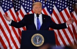 Prezident Donald Tramp saylovdan so'ng Oq uyda gapirmoqda, Vashington, 2020-yil, 4-noyabr