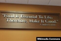 미국 텍사스주 샌안토니오의 ‘칙필레이(Chick-fil-A)’에 걸려 있는 문구.