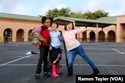 Students enjoy recess at Salt Creek Elementary School in Chula Vista, California. (R. Taylor/VOA)