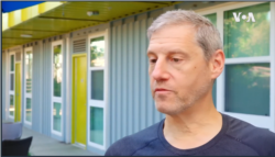 Presiden dan CEO Flyaway Homes Michael Parks. (Foto: VOA)