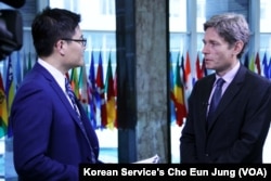 VOA’s Korean Service's William Kim interviews U.S. Assistant Secretary of State for Democracy, Human Rights and Labor Tom Malinowski.