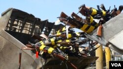 勺斗内的武器（美国之音国符拍摄）