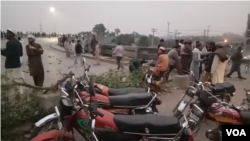 Tehreek e-Labbaik ya Rasool Allah protesters blocked roads and disrupted traffic in various parts of the Pakistan. (A. Tanzeem)