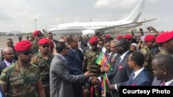 President Isaias Afworki received a surprise gift of a horse, a shield and a spear from Oromia Regional President Lemma Megerssa. A spear and shield gift is considered the most prized possession of an Oromo traditional warrior. (courtesy photo: PM office)