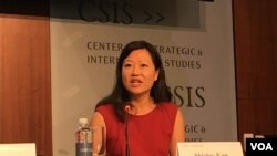 前美国国会研究处亚太安全事务研究员简淑贤2019年4月9日参加《台湾关系法》40年座谈会 （美国之音锺辰芳拍摄）