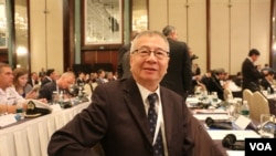 台湾中华民国高等政策研究协会秘书长杨念祖6月2日在接受美国之音采访(美国之音杨明拍摄)