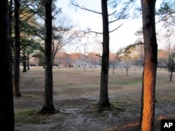 Cottages are seen in the distance on the grounds of a riverfront compound near Centreville, Maryland, Dec. 29, 2016. The compound has been used by Russian Federation diplomats for years. As part of the move to punish Russia for its role in hacking the Democratic National Committee and influencing a United States election, President Barack Obama announced sanctions that include shuttering the compound.
