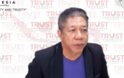 Pakar komunikasi politik UI, Effendi Gazali. (VOA)