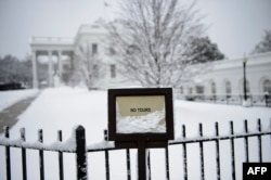 Oq uy hovlisi, Vashington